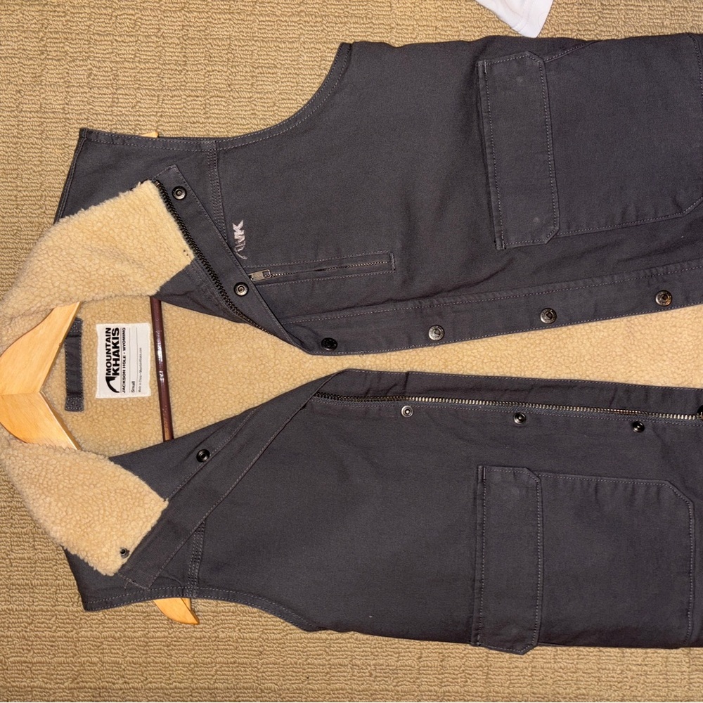 Mountain Khaki Gray Sherpa-Lined Vest
